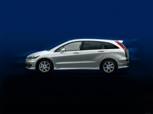 2006 Honda Stream by Modulo